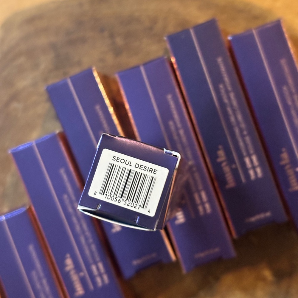 imayla THE ONE Hydrating Cream Lipstick Library- Set of 8 - Picture 10 of 10